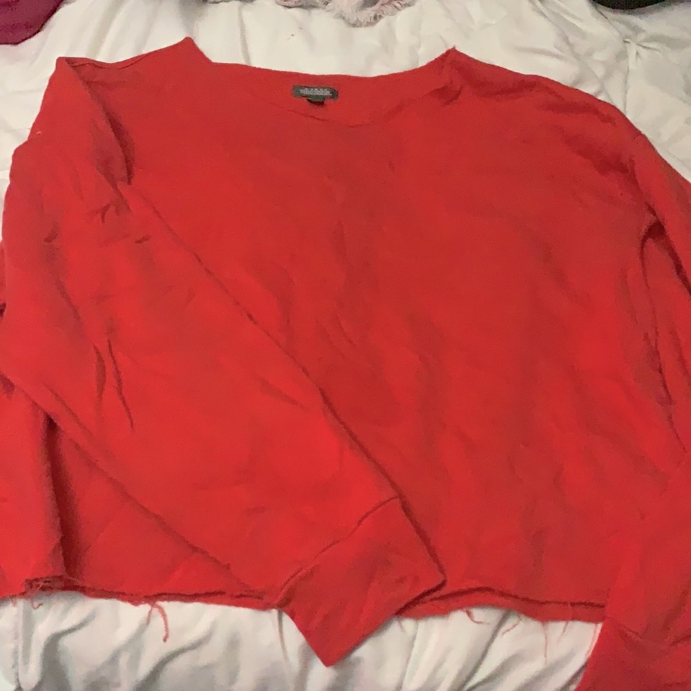 Coral sweater/ belly shirt in great condition, worn twice, very cozy for fall🙂